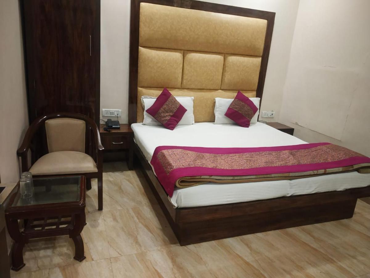 Adb Rooms Hotel Indo Continental Nueva Delhi Exterior foto
